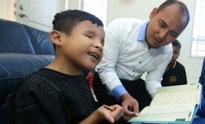 Kanak Kanak Ini Berjaya Menghafaz Hampir Semua Surah Al Quran Walaupun Tidak Boleh Melihat