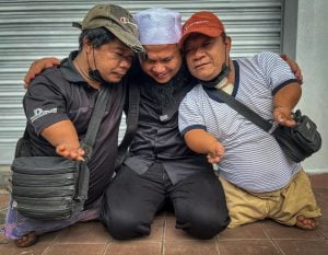 Ust Ebit Lew Sayu Melihat Dua Beradik OKU, Belikan Kerusi Roda Elektrik 13 OKU