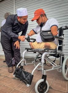 Ust Ebit Lew Sayu Melihat Dua Beradik OKU, Belikan Kerusi Roda Elektrik 11 OKU