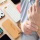 Casing Telefon Punca Tendinitis Lenguh Di Pergelangan Tangan, Boleh Menjadi Masalah Kronik Pada Kesihatan? 30 casing telefon punca tendinitis