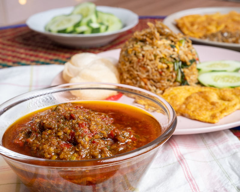 buatlah pes nasi goreng ini dengan mudah! Ceduk, gaul rata, dan hidangan siap dinikmati! 5 pes nasi goreng