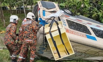 Ambulans Terbalik di PLUS