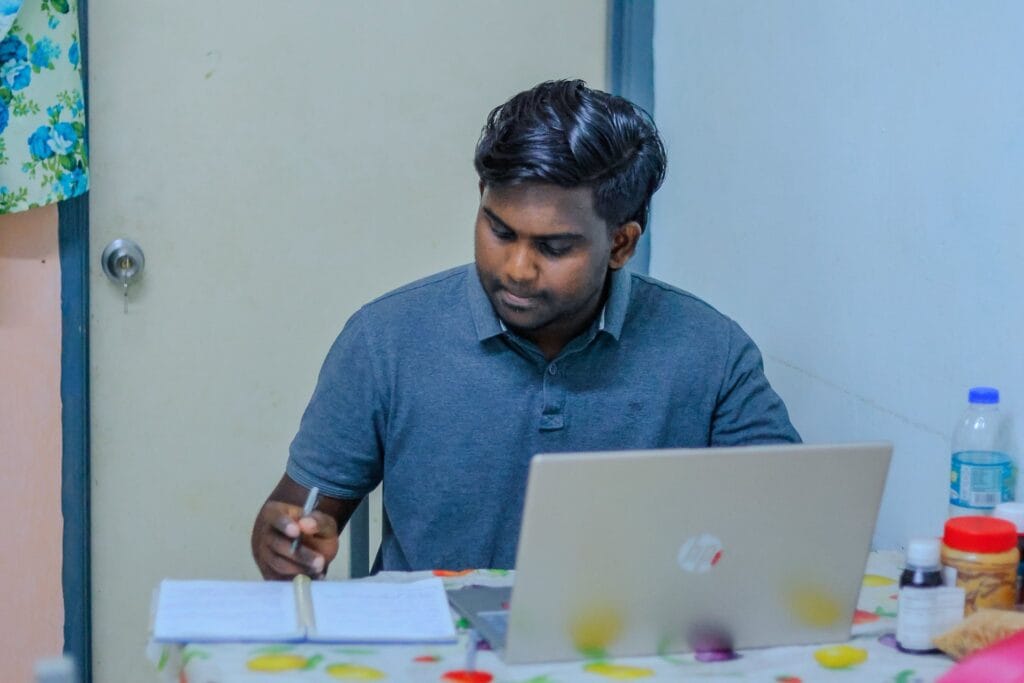 Kehilangan Ibu Bapa, Terpaksa Kerja Siang Malam — Menteri Hulur Bantuan RM20,000 26 617416805 1452632722885302 1225177509207855985 n