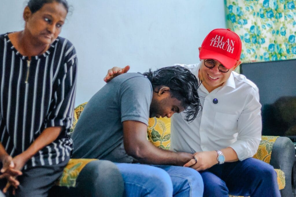 Kehilangan Ibu Bapa, Terpaksa Kerja Siang Malam — Menteri Hulur Bantuan RM20,000 27 622219271 1452632706218637 2702808332191496692 n