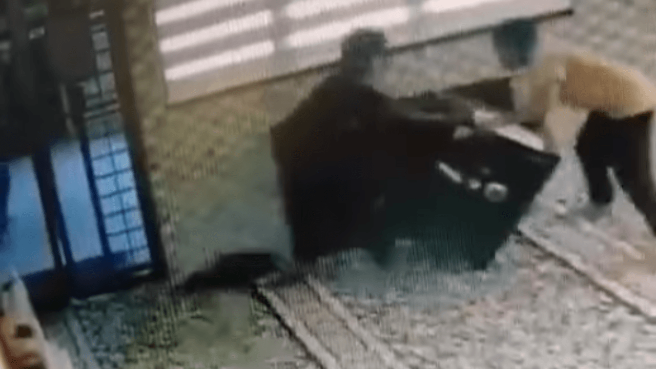 remaja pecah tabung masjid