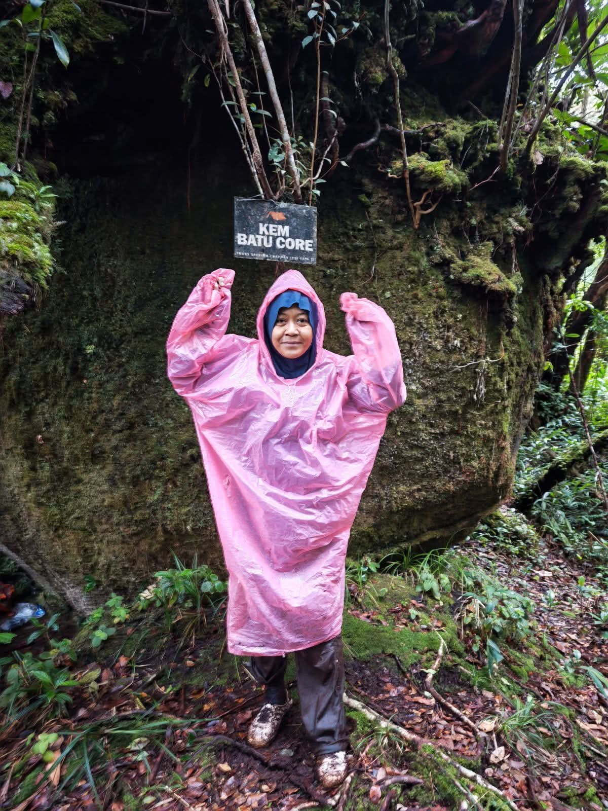 ‘Tolong Kuat Ibu, Kami Tunggu Di Rumah’ – Warkah Rindu Anak Pendaki Wanita Hilang Di Gunung Batu Putih Sentuh Hati Netizen 5 FB IMG 1780369564050